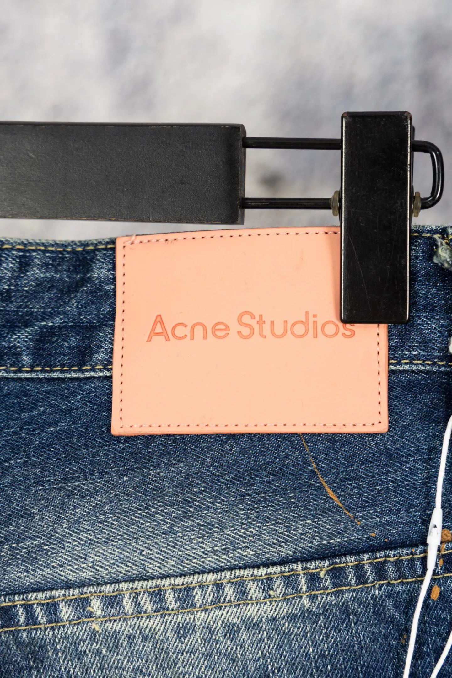 135 Acne Studios（ ）2026New Arrival Retro Retro ， + ， 。 ， 。Wear-Resistant ， ， ， Versatile 。 Acne Studios（ ）， Premium ， 、 ， 。 Size：28 30 32 34 ：Dark Blue